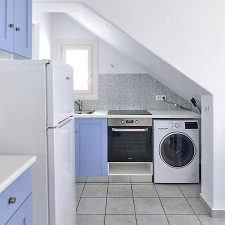 Ilios Home, Walking Distance From Logaras Sandy Beach, Paros Apartment