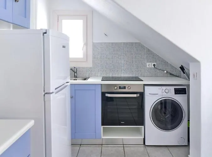 Ilios Home, Walking Distance From Logaras Sandy Beach, Paros アパート